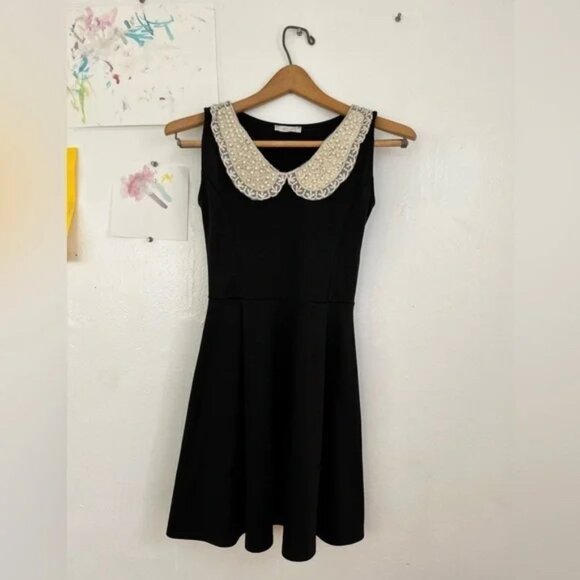 90s/Y2K Delia’s Black Mini Dress with a Lace Collar and Pearls - Picture 7 of 8